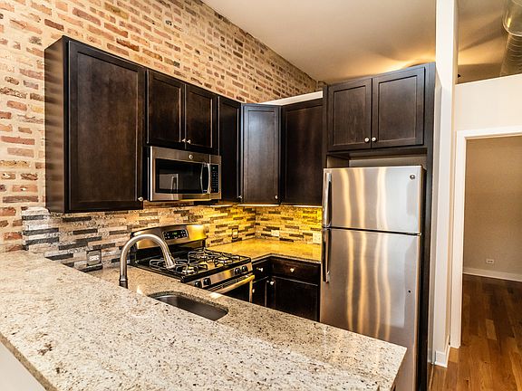 2nd image of 683 N Milwaukee Ave #306