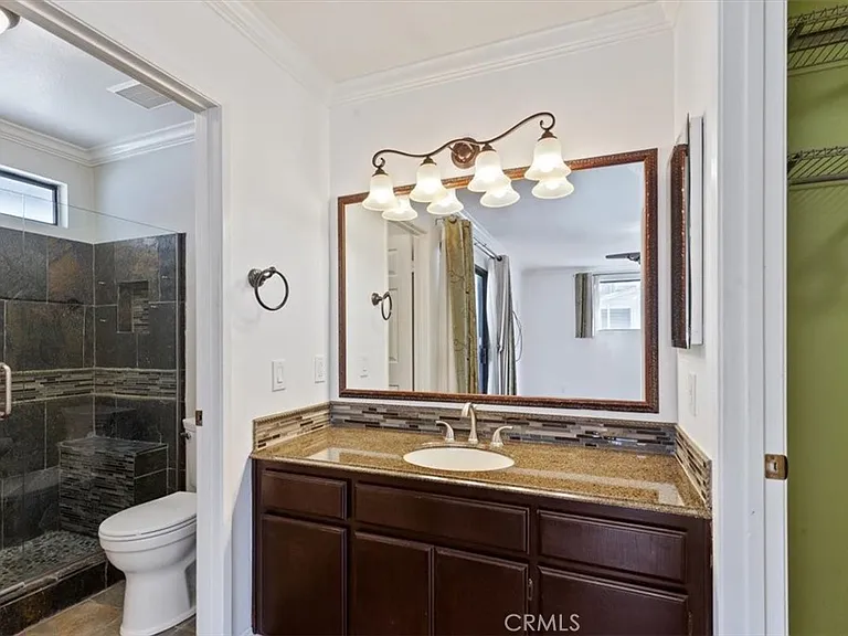 1001 N Monterey St #C — Photo 16