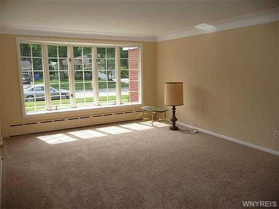 3rd image of 127 Rosewood Dr