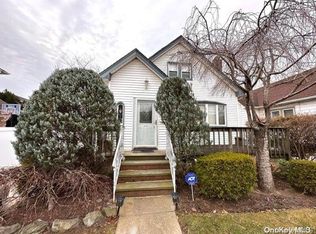 24130 Memphis Ave, Rosedale, NY 11422