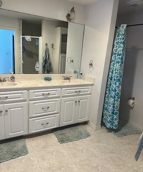 1405 S Riverside Dr — Photo 16