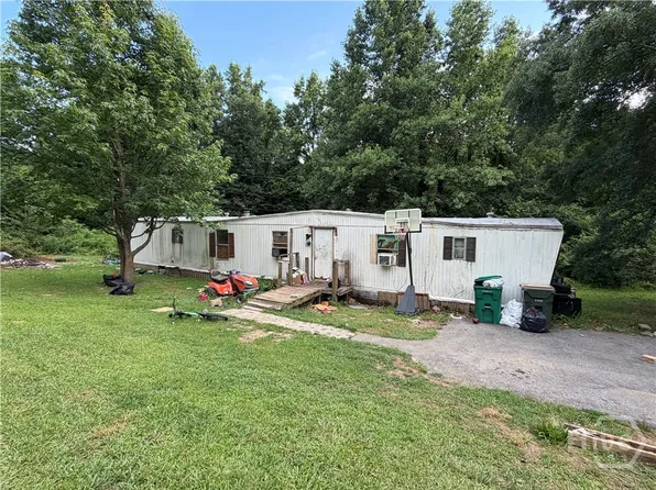 5652 Hemlock Street, Lula, GA 30554