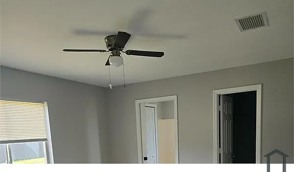 3 bed, $1,895 — Photo 3