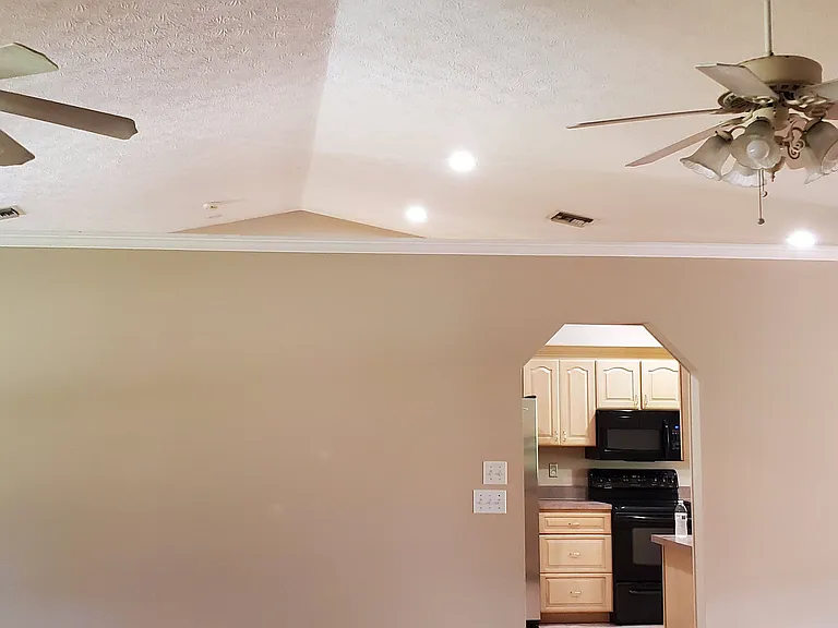 805 Bradley St — Photo 9