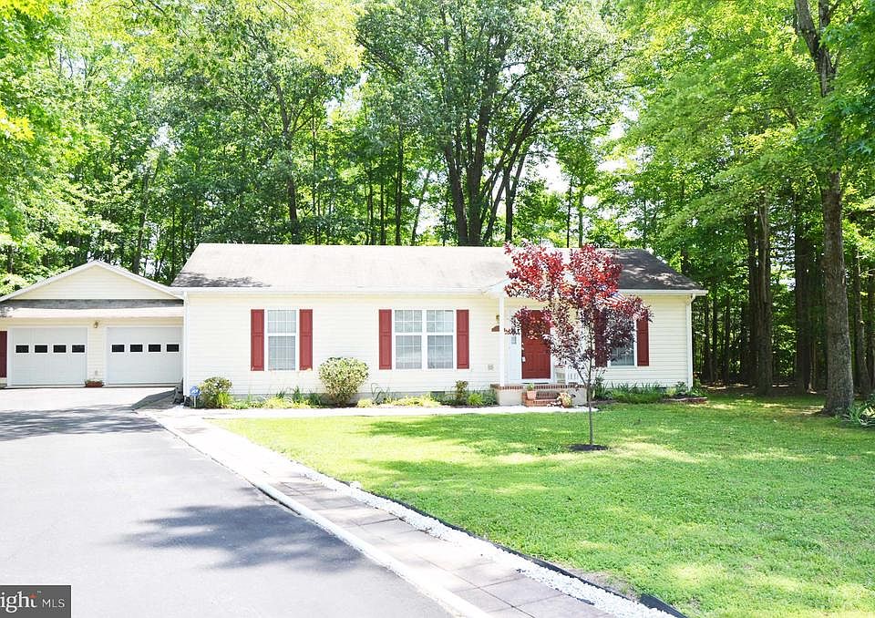 1st image of 15598 Delaware Dr
