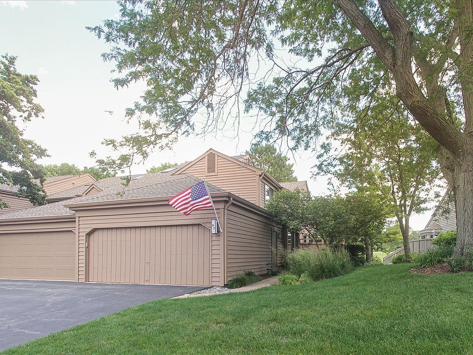 1st image of 97 Waterview Ct