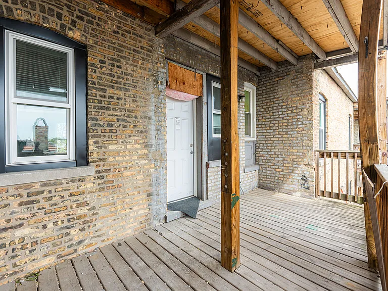 2109 N Hamlin Ave #1F — Photo 13