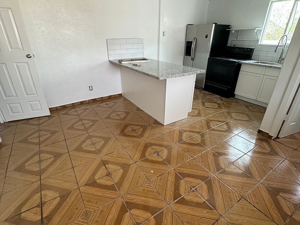 1st image of 7602 W Whitton Ave #2