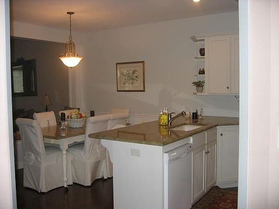 Breakfast room with Hardwood