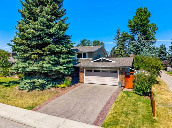 120 S Lake Placid Rd SE, Calgary, AB T2J 4C5