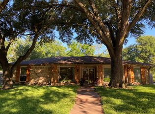 1059 Westlake Dr, Desoto, TX 75115