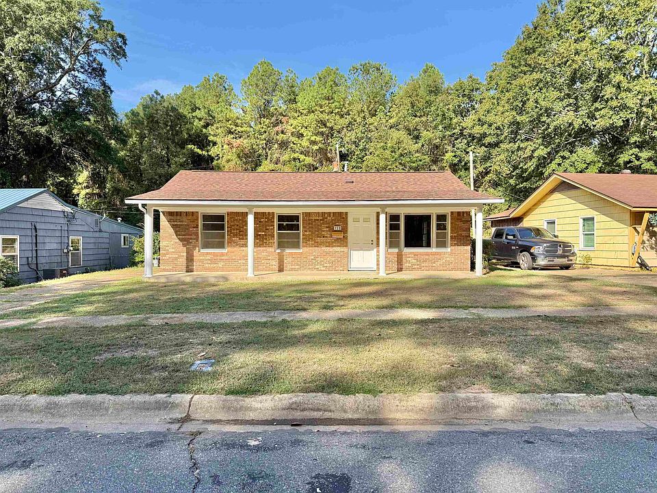 1st image of 728 Lucas Ln