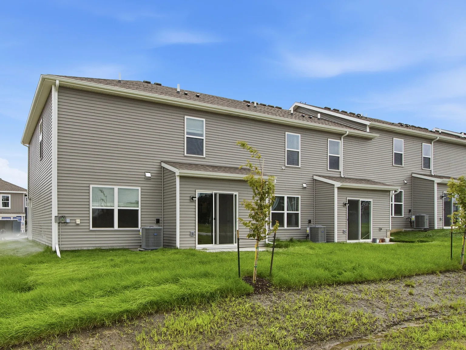 3 bed, 2.5 bath, 1511 sqft, $2,375 — Photo 3