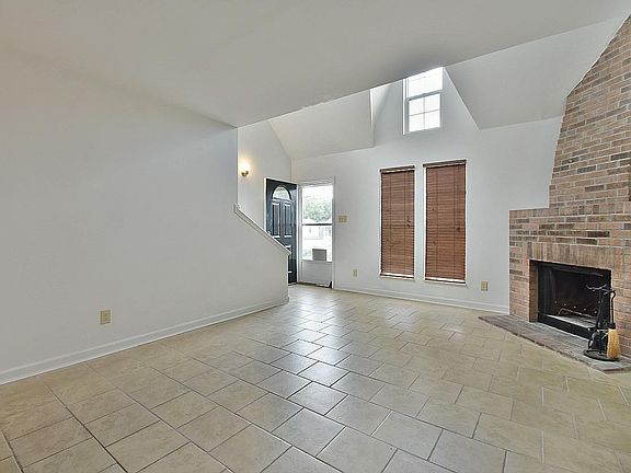 3rd image of 7660 NW Chatham Cir