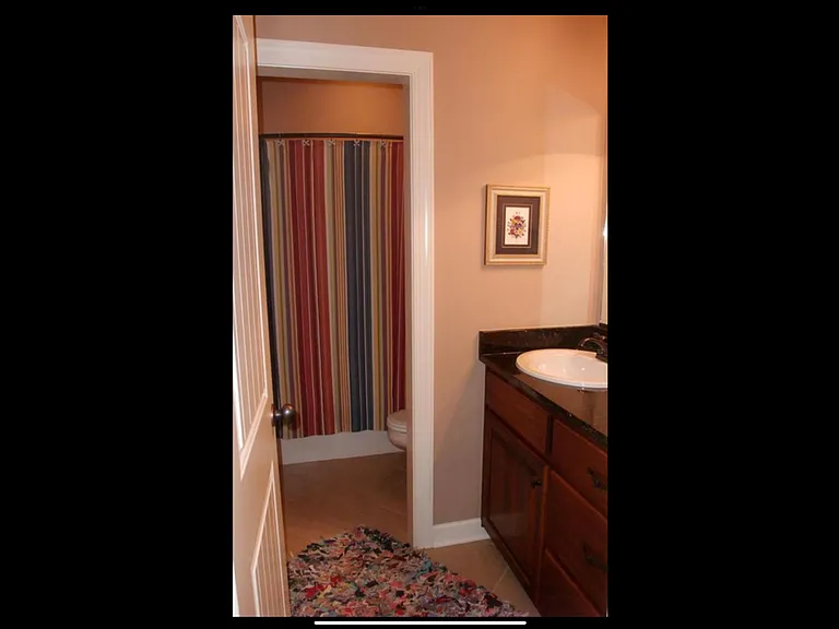 400 Valley Chase Dr — Photo 11
