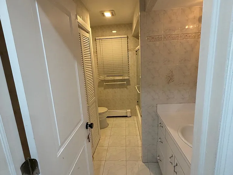 104 E 7th St #1 — Photo 7
