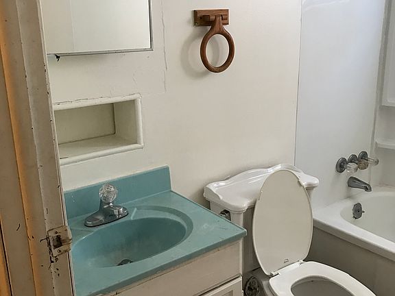 3rd image of 3209 Barnett Ct S