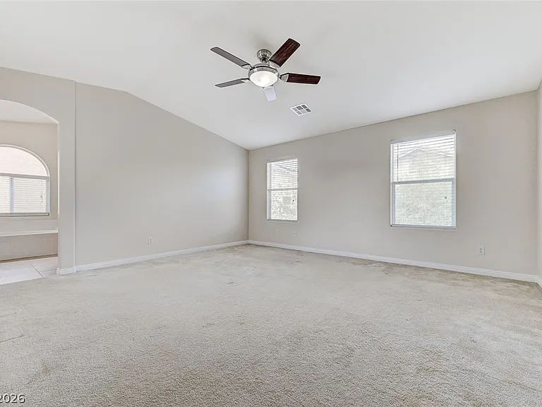 5048 Lower Falls Ct — Photo 35
