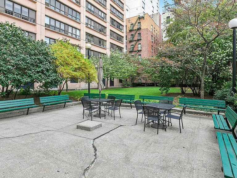 220 Manhattan Ave #5H — Photo 20