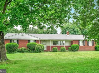 136 Yoder Rd, Harleysville, PA 19438