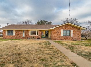 1009 N Collins Ave, Tulia, TX 79088