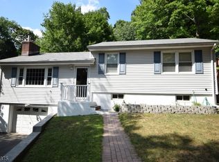 17 Pawnee Ave, Oakland, NJ 07436