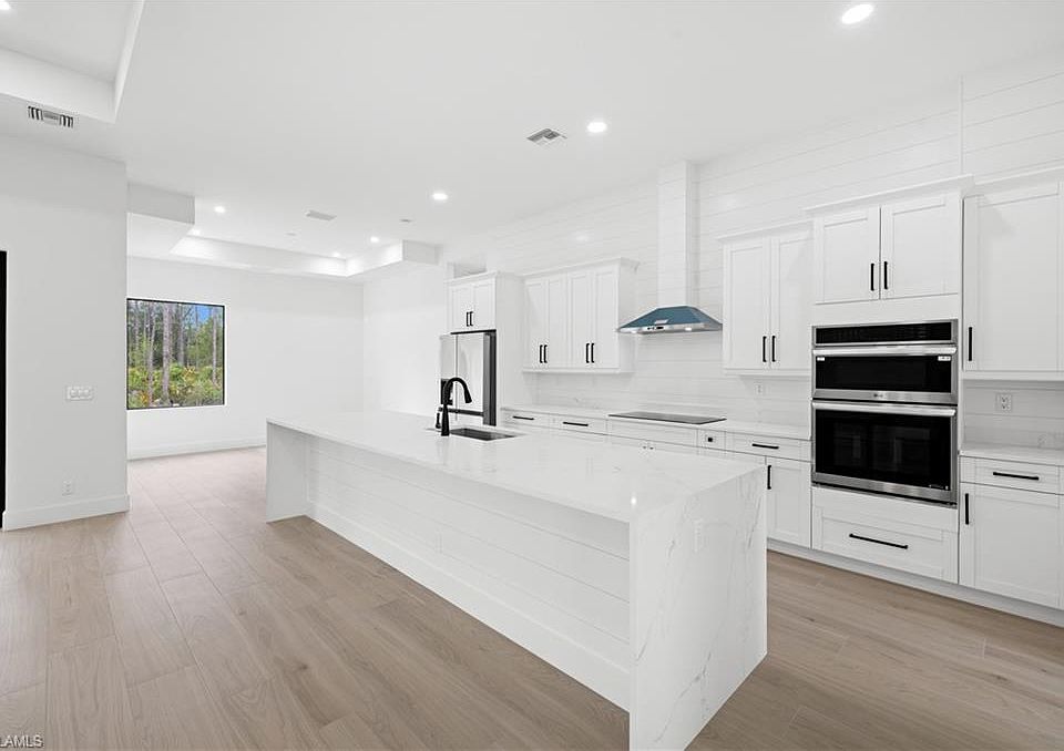 1st image of 2908 58th AVE NE
