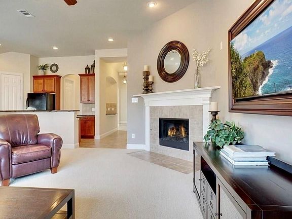 5th image of 4653 Peabody Pl