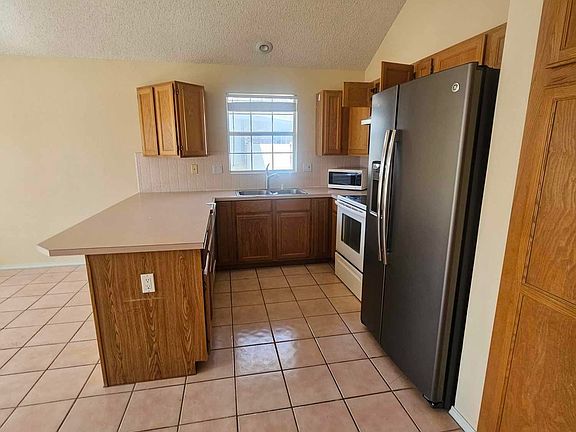 4th image of 216 Cades Ct