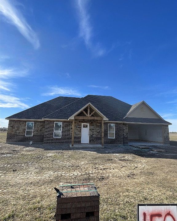 1st image of 150 Lakecrest Dr