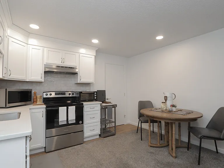 159 Redfern Dr #2 — Photo 2