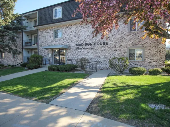 237 Madison STREET #67, Waukesha, WI 53188