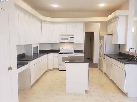 4th image of 2605 Prestwick Dr