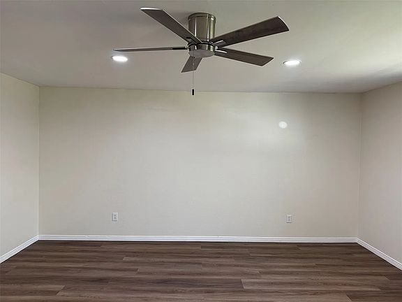 4th image of 1524 Clearpoint Dr
