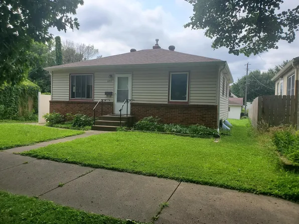 1217 Matilda St, Saint Paul, MN 55117