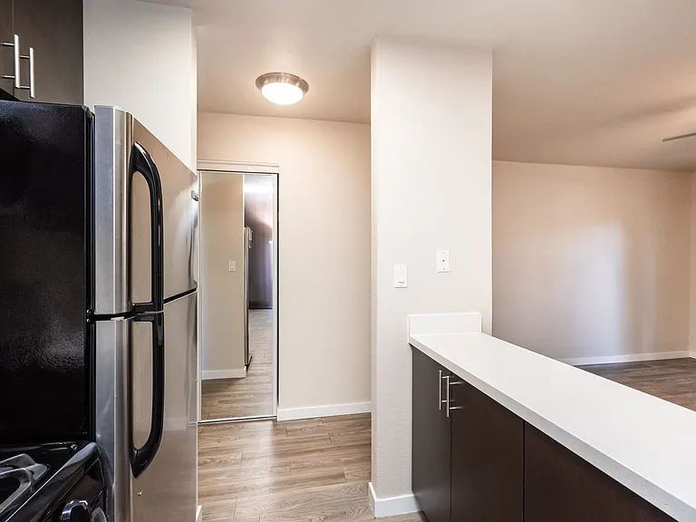 Riverbend Apartments — Photo 7