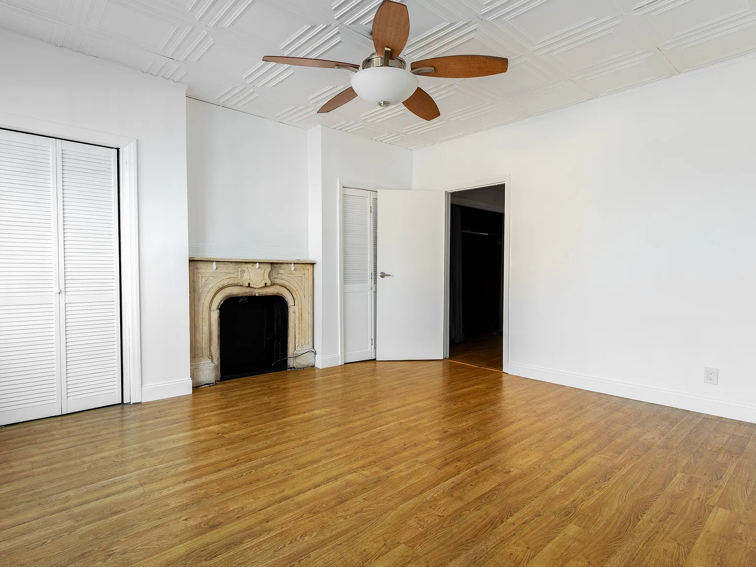 662 Metropolitan Avenue — Photo 2