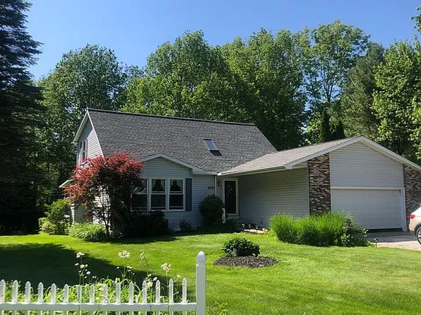 8050 Simit Ln, Girard, PA 16417