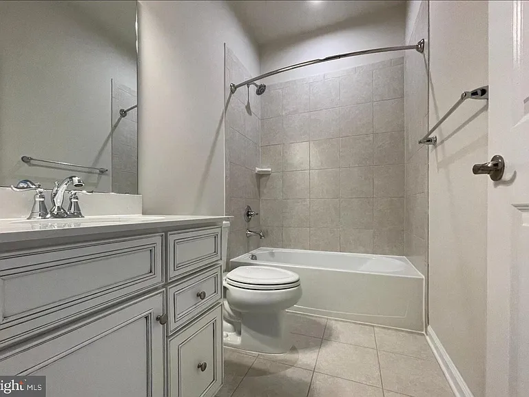 1113 Rampart Dr — Photo 23