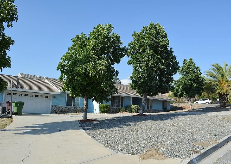 1st image of 44270 Mayberry Ave