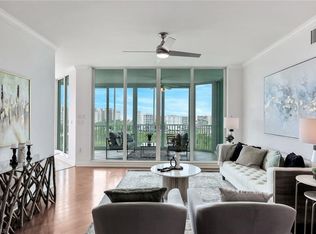 300 Dunes Blvd APT 605, Naples, FL 34108