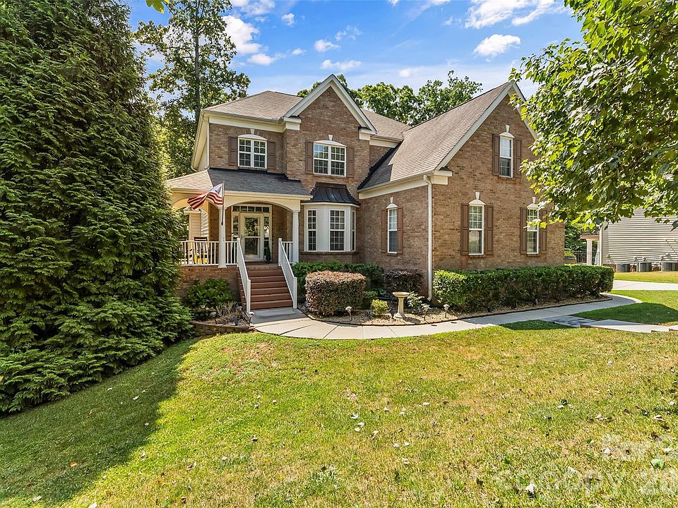 1st image of 120 Harrison Point Ct