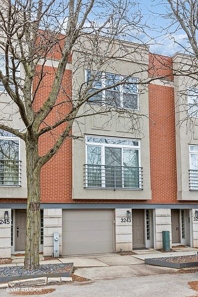 1st image of 3243 N Ravenswood Ave
