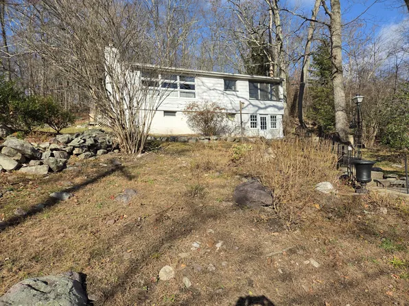 48 W Shore Trl, Branchville, NJ 07826