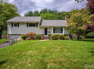 14 Farmingdale Rd, East Brunswick, NJ 08816