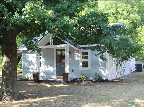 404 Cherry St, Bowie, TX 76230