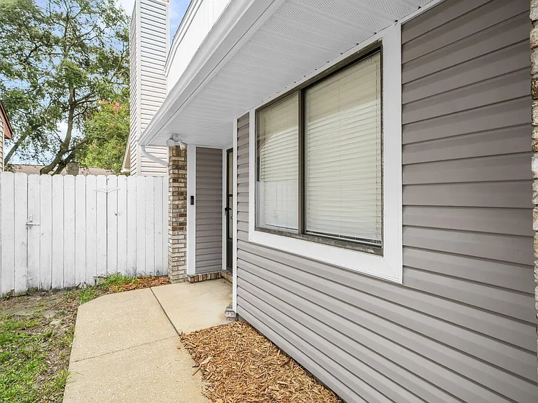 3930 Balsam Dr — Photo 4