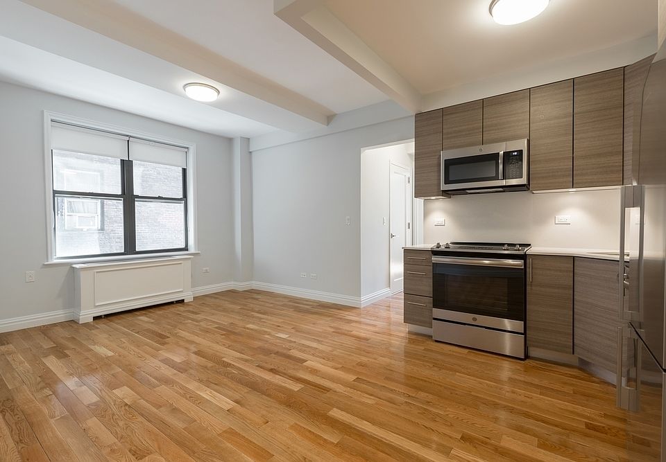 1st image of 210 W 70th St #317