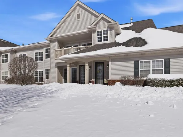 W206N16704 Blackberry CIRCLE #2205, Jackson, WI 53037