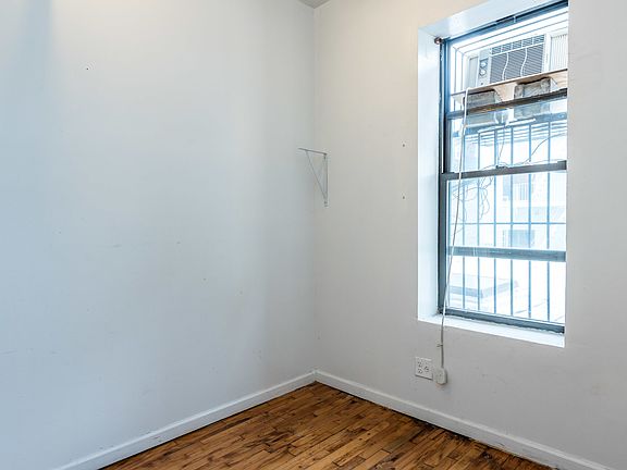 5th image of 131 Boerum St APT 2E